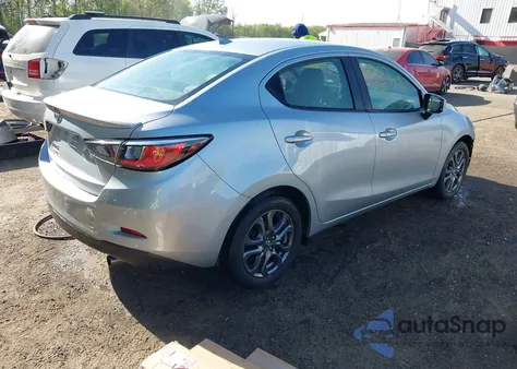 2019 Toyota Yaris Le z USA, uszkodzony, nr VIN 3MYDLBYV5KY502386